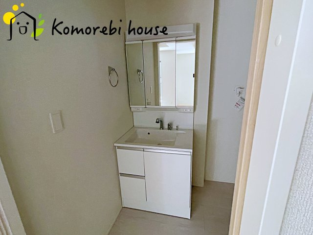 伊奈町栄　5期　新築一戸建て　グラファーレ　01の独立洗面台|使いやすい独立洗面台です