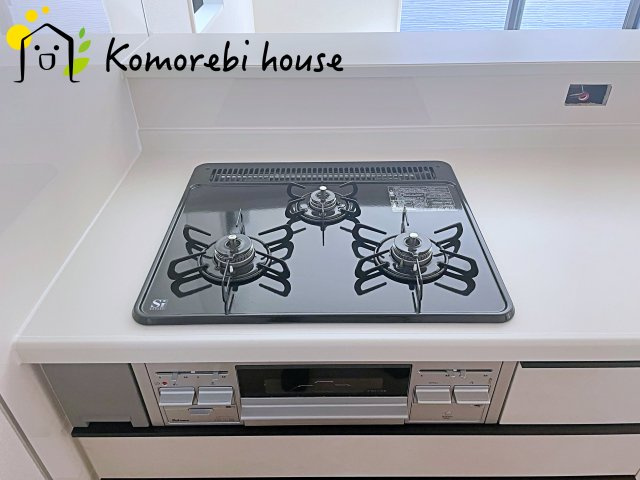 伊奈町栄　5期　新築一戸建て　グラファーレ　01のキッチン|コンパクトなキッチンで掃除もラクラク