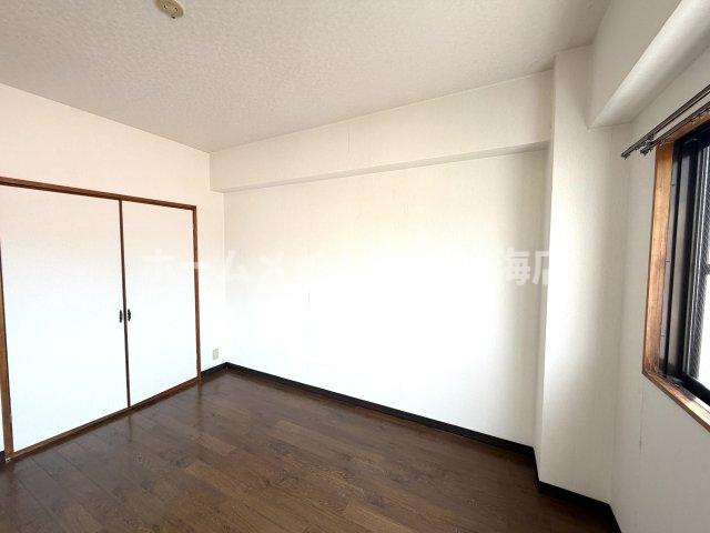 大岡ビルの洋室