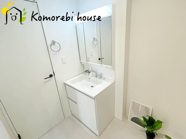 伊奈町栄　5期　新築一戸建て　グラファーレ　02の独立洗面台|26.8.6　撮影済み
