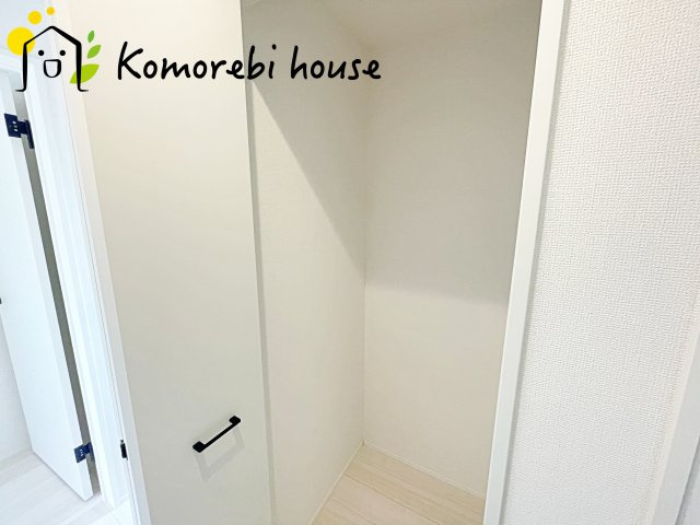 伊奈町栄　5期　新築一戸建て　グラファーレ　02の玄関|26.8.6　撮影済み