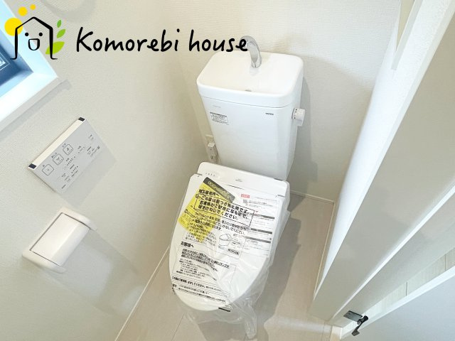伊奈町栄　5期　新築一戸建て　グラファーレ　02のトイレ|26.8.6　撮影済み
