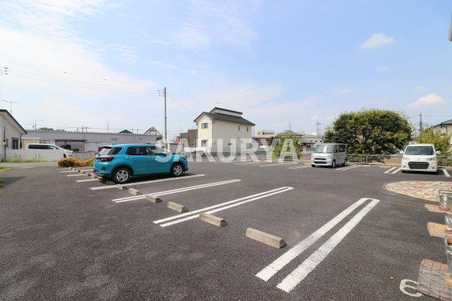 グロワールＢの駐車場