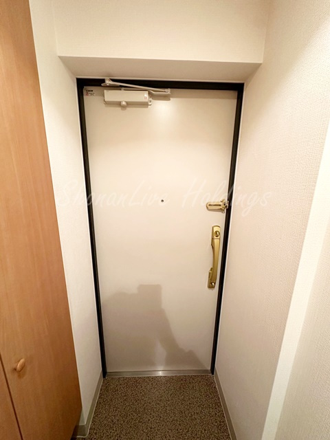 横浜市鶴見区鶴見中央１丁目の賃貸マンションの玄関