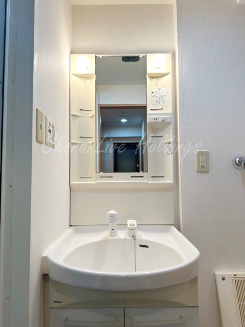 横浜市鶴見区鶴見中央１丁目の賃貸マンションの洗面所