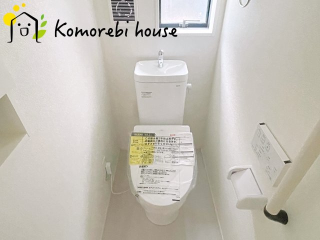 伊奈町栄　5期　新築一戸建て　グラファーレ　03のトイレ|ゆったりとした空間のトイレです