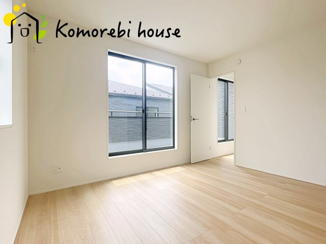 伊奈町栄　5期　新築一戸建て　グラファーレ　03の寝室|落ち着いて過ごせるお部屋なので、寝室にいかがでしょうか