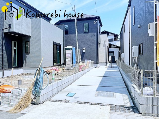伊奈町栄　5期　新築一戸建て　グラファーレ　03の駐車場|車をお持ちの方に嬉しい駐車場付きの物件です