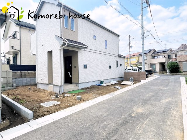 第3　伊奈町小室　新築一戸建て　ハートフルタウン　Mの前面道路含む現地写真|前面道路含む現地写真です