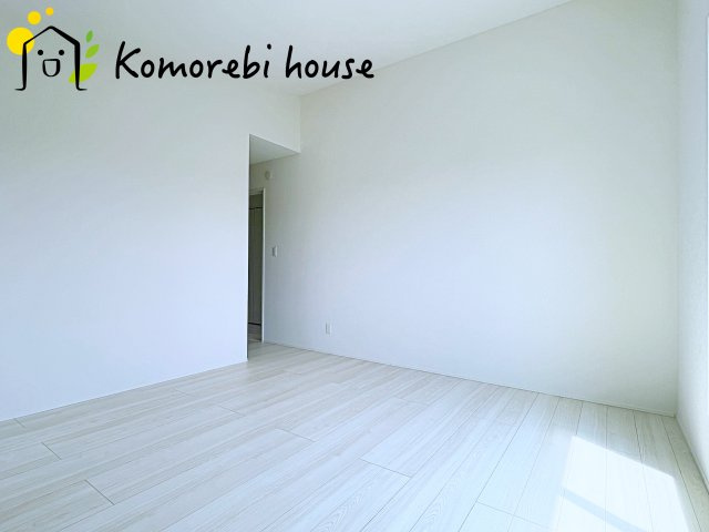伊奈町栄　5期　新築一戸建て　グラファーレ　04の洋室|落ち着いた色調の洋室です