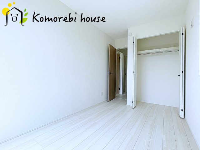 伊奈町栄　5期　新築一戸建て　グラファーレ　04の寝室|落ち着いて過ごせるお部屋なので、寝室にいかがでしょうか