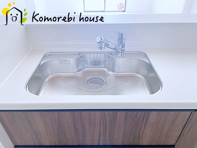 伊奈町栄　5期　新築一戸建て　グラファーレ　04のキッチン|コンパクトなキッチンで掃除もラクラク