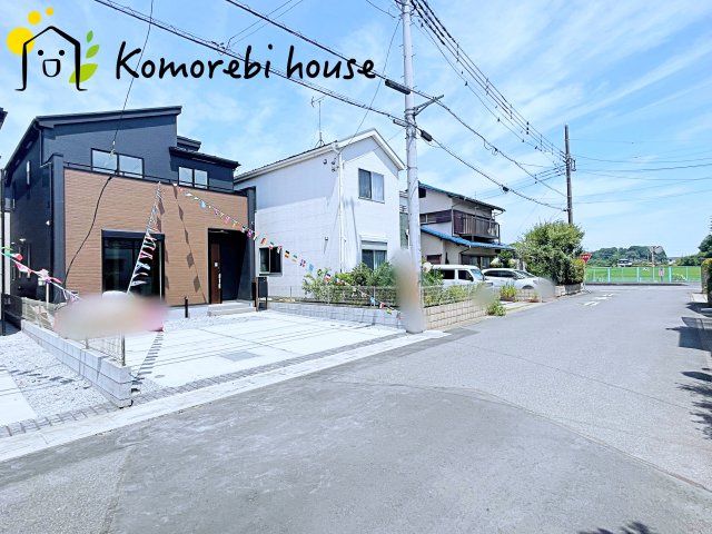 伊奈町栄　5期　新築一戸建て　グラファーレ　04の前面道路含む現地写真|前面道路含む現地写真です