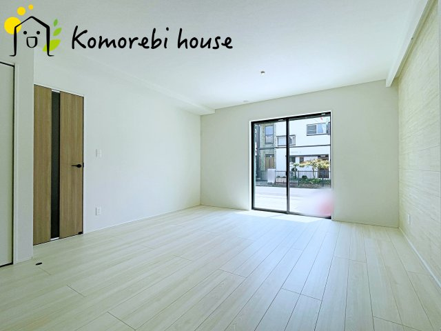 伊奈町栄　5期　新築一戸建て　グラファーレ　04の居間・リビング|ゆったりとした居間です