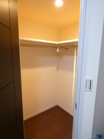 クレアホームズ志木の収納|原状回復工事前の写真になります。
