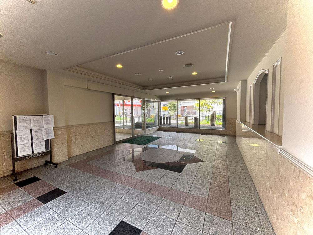 ライオンズプラザ香里園のロビー|■物件内覧・資金計画相談・住宅ローン相談、リフォーム相談、お問合せ受付中■
※当日・翌日のご内覧、ご相談はお電話でのお問合せがスムーズです！