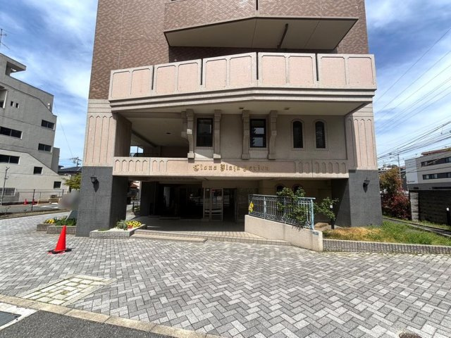 ライオンズプラザ香里園のエントランス|■物件内覧・資金計画相談・住宅ローン相談、リフォーム相談、お問合せ受付中■
※当日・翌日のご内覧、ご相談はお電話でのお問合せがスムーズです！