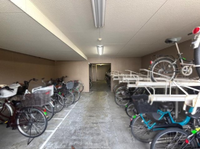 ライオンズプラザ香里園の駐輪場|■物件内覧・資金計画相談・住宅ローン相談、リフォーム相談、お問合せ受付中■
※当日・翌日のご内覧、ご相談はお電話でのお問合せがスムーズです！
