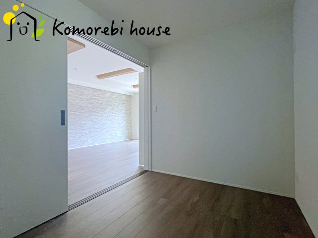 伊奈町栄　5期　新築一戸建て　グラファーレ　05の洋室|落ち着いた色調の洋室です