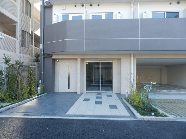 ユリカロゼAZ亀戸のエントランス