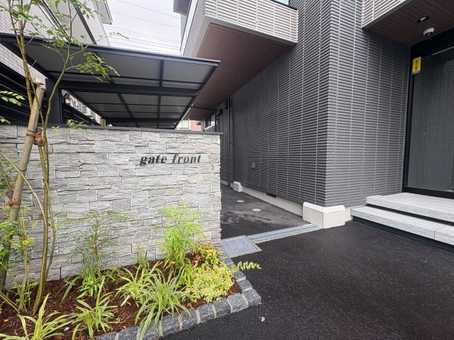 川崎市多摩区宿河原３丁目のアパートのエントランス