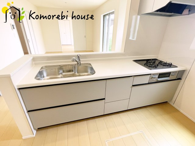 第3　伊奈町小室　新築一戸建て　ハートフルタウン　Nのキッチン|きれいなキッチンです