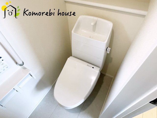 第3　伊奈町小室　新築一戸建て　ハートフルタウン　Nのトイレ|清潔感のあるトイレです