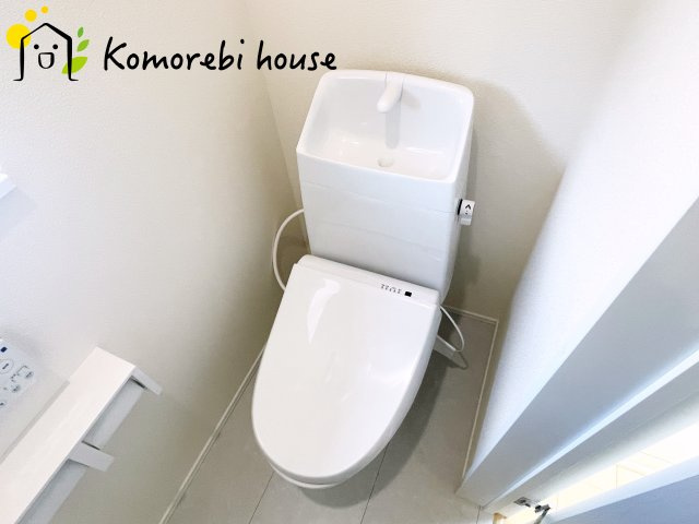 第3　伊奈町小室　新築一戸建て　ハートフルタウン　Nのトイレ|落ち着いた色調のトイレです