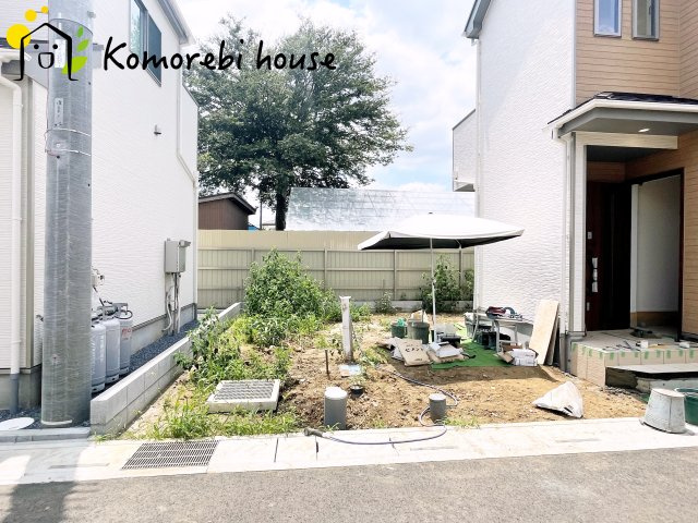 第3　伊奈町小室　新築一戸建て　ハートフルタウン　Nの駐車場|駐車場があるので、車を買う予定の方も安心です