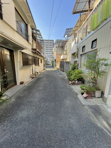 【前面道路含む現地写真】
