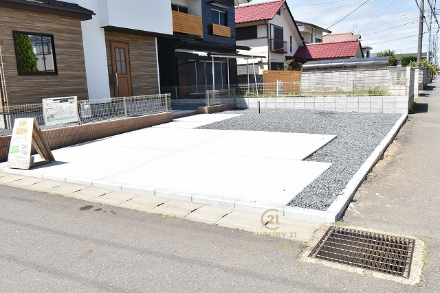 TERRACE　ひたちなか市稲田　1期 　限定1棟！の駐車場|駐車場は十分なスペース。ご家族それぞれが車をご所有の場合や、来客の際も安心です。
内覧可能です。ご予約はHPから、またお電話でもお気軽にどうぞ。