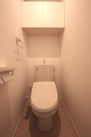 メゾン・ストリートⅡのトイレ|落ち着いた色調のトイレです