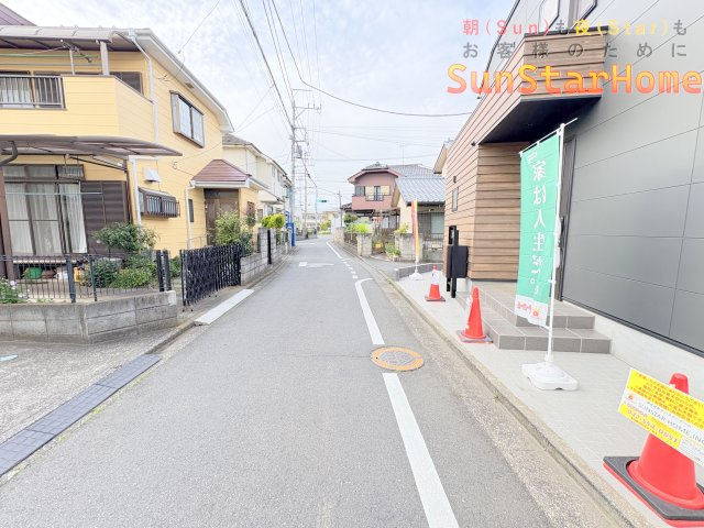 【サンスターホーム現地販売物件】あきる野市野辺　新築戸建１邸の前面道路含む現地写真