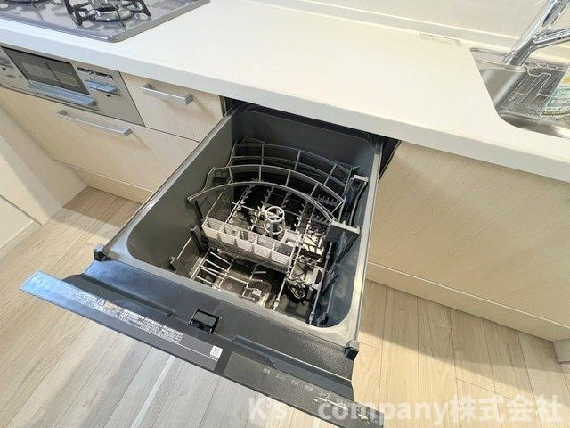 茅ヶ崎市南湖4丁目　新築戸建　2号棟のキッチン|家事の負担を軽減してくれる食器洗い乾燥機付き☆