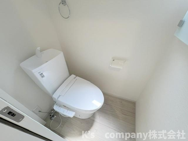 茅ヶ崎市南湖4丁目　新築戸建　2号棟のトイレ|2階のトイレ◇