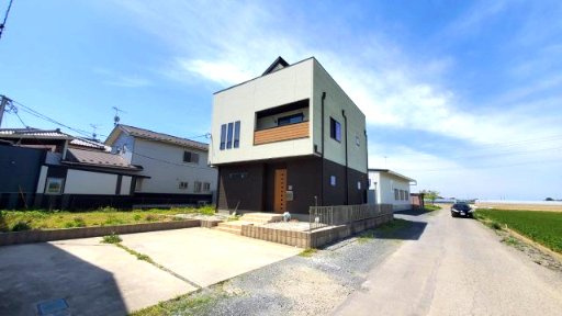 熊谷市飯塚中古住宅の前面道路含む現地写真
