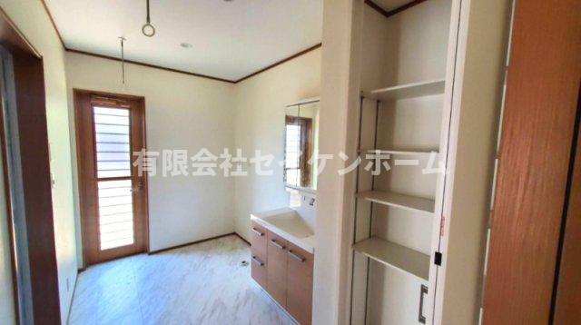 熊谷市上之中古住宅（土地２８４坪超）のランドリースペース