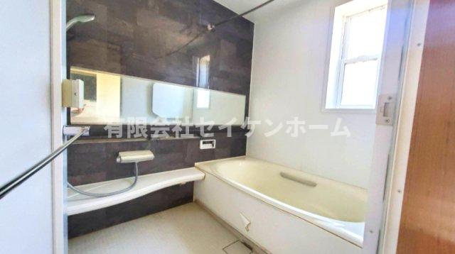 熊谷市上之中古住宅（土地２８４坪超）の浴室