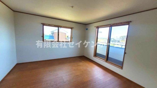 熊谷市上之中古住宅（土地２８４坪超）の洋室