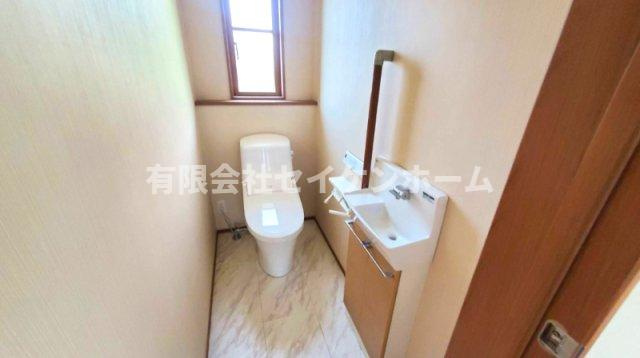 熊谷市上之中古住宅（土地２８４坪超）のトイレ