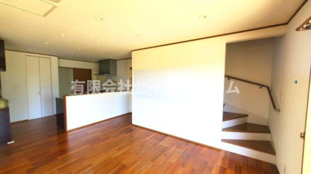 熊谷市上之中古住宅（土地２８４坪超）の居間・リビング