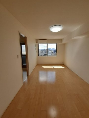 マーガレット洲崎の居間・リビング