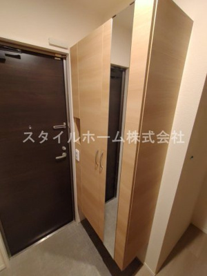 【玄関】 | ヴェルドミール・ドゥエ | 同建物内別部屋の写真です。