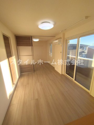 【居間・リビング】 | ヴェルドミール・ドゥエ | 同建物内別部屋の写真です。