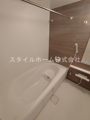 【浴室】 | ヴェルドミール・ドゥエ | 同建物内別部屋の写真です。
