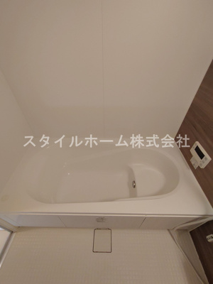 【浴室】 | ヴェルドミール・ドゥエ | 同建物内別部屋の写真です。