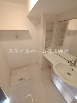 【洗面所】 | ヴェルドミール・ドゥエ | 同建物内別部屋の写真です。