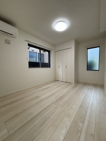 ルミエールタカハシの洋室