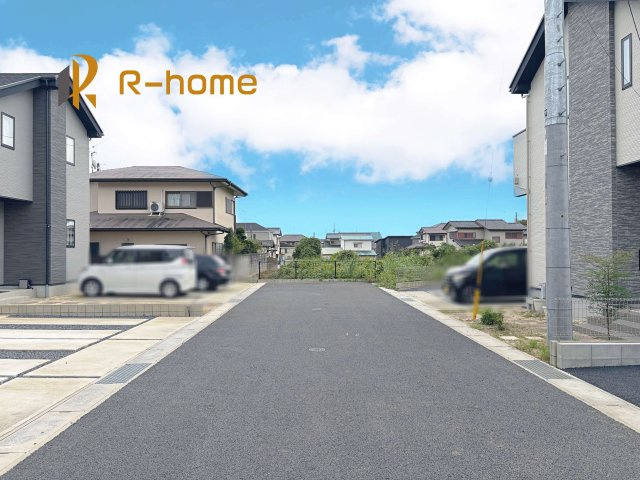 石岡市若松第8　新築戸建て　2号棟の前面道路含む現地写真|『今から見たい！』大歓迎です♪
お気軽にＲ－ｈomeまでお問い合わせください。