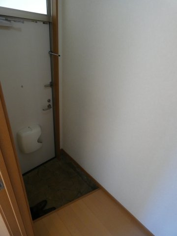 プードリエボアの玄関